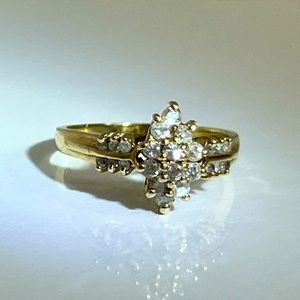 Beautiful Vintage 14K Yellow Gold Estate Diamond Cluster Ring Size 7.5